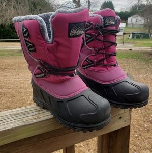 Itasca Girls size 4 snow boots